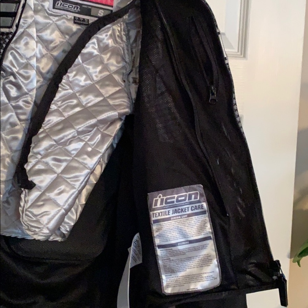 Icon Woman’s motorcycle jacket - Picture 5 of 5